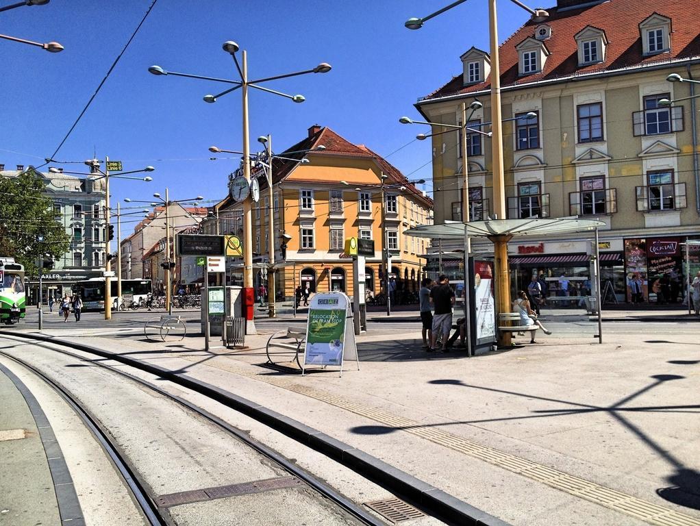 Apartment Jakominiplatz Грац Стая снимка