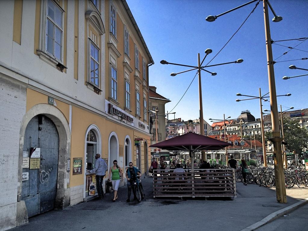 Apartment Jakominiplatz Грац Стая снимка